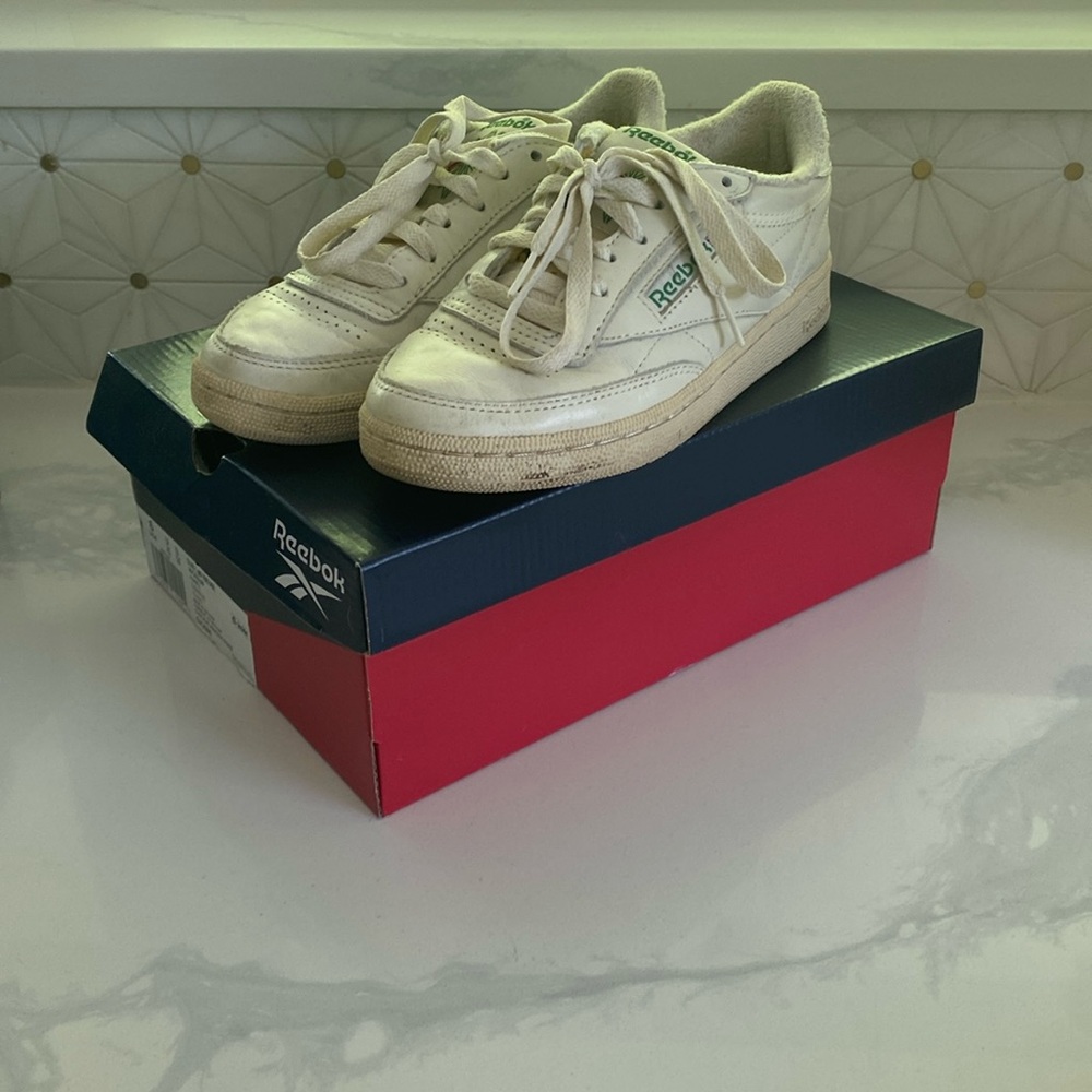 Reebok Club c 85 vintage women sneakers in size 6